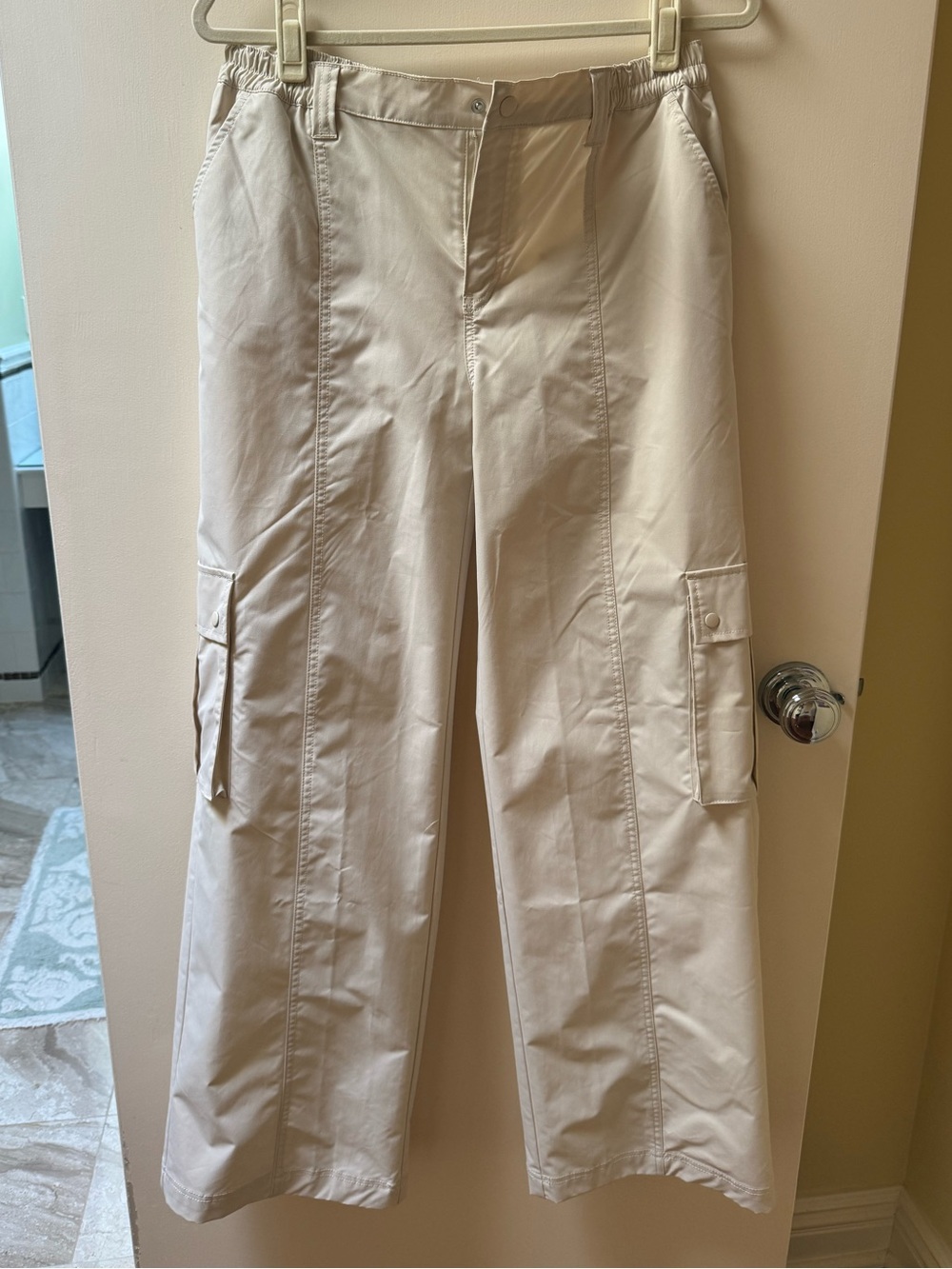 Love Tree Wide-Leg Cargo Parachute Pants in Light Cream - Never worn